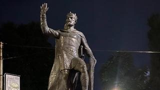 U Sarajevu tokom noći postavljen spomenik kralju Tvrtku