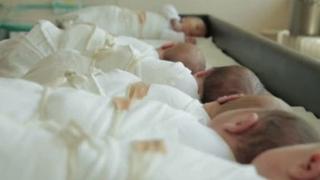 U Kantonalnoj bolnici "Dr. Irfan Ljubijankić" rođena jedna, na UKC Tuzla sedam beba