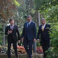 Vučić se sastao sa Lajčakom i Eskobarom