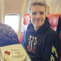 Baby Lasagna dobio tortu u avionu: Oduševio ga potez posade