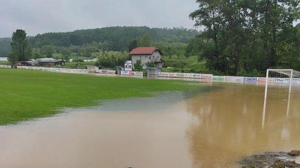 Poplavljen stadion u Ratkovićima kod Čelića - Avaz