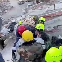 Azerbejdžanski timovi spasili 37 osoba, među njima i osmoro djece