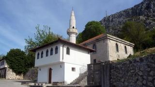 Muftijstvo mostarsko: Osuđujemo nasilni upad u džamiju na Žabljaku 