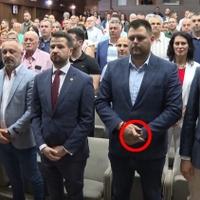 Gradonačenik Nikšića tokom intoniranja himne Crne Gore pokazao srednji prst?