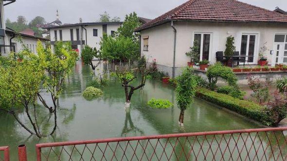 Poplave u USK - Avaz