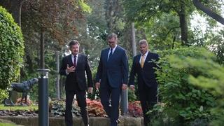 Vučić se sastao sa Lajčakom i Eskobarom