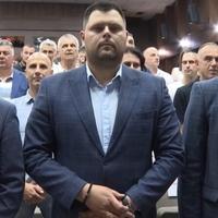 Gradonačelnik Nikšića o "srednjem prstu": Namještao sam kaiš i sat