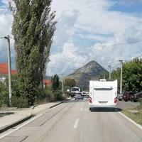 Detalji nesreće kod Ljubuškog: 74-godišnjakinju usmrtila plinska boca koja je pala s kamiona na trotoar