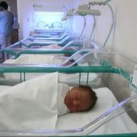 U Općoj bolnici "Prim. dr. Abdulah Nakaš" rođene dvije, na UKC Tuzla četiri bebe