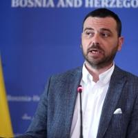 Magazinović pisao Šmitu: Šta ćete uraditi povodom negiranja genocida