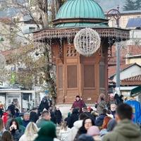 Praznični decembar privukao brojne posjetioce: Sarajevo vrvi od turista