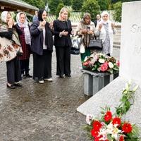 Elizabet Elen odala počast žrtvama genocida u Srebrenici