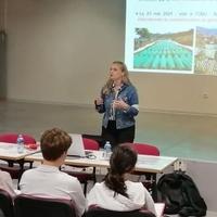 Sedina Delić-Tanović, preživjela žrtva genocida u Srebrenici, održala predavanje učenicima u Francuskoj