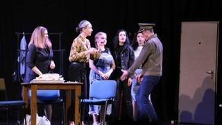 "Hrvatsko proljeće" u Novom Travniku: Izvedena komedija "Studentska soba" Teatra Talija