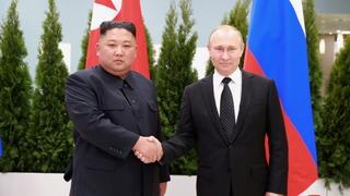 Kim Jong-un impresioniran baletom Trnoružica tokom posjete Rusiji