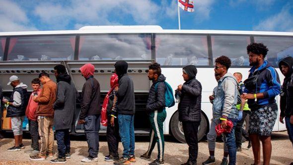 Britanija pokušava smanjiti broj legalnih migranata - Avaz