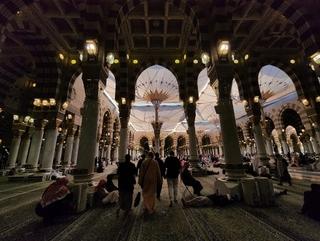Prelijepi prizori: Poslanikova džamija u Medini prepuna vjernika i posjetilaca