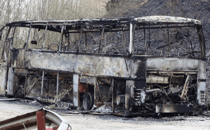 Autobus se zapalio tokom vožnje: Vozač spasio putnike!