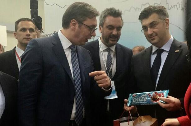 Vučić poklonio hrvatskom premijeru srpske čokolade, a on je ovako reagirao