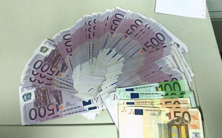 U čarapu sakrio 125.000 eura pa uhvaćen
