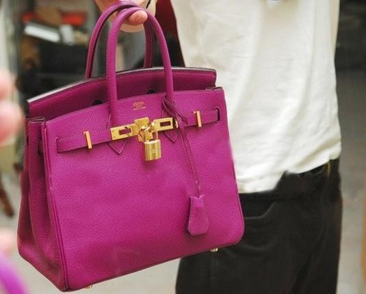 Luksuzne Hermes torbe: Najskuplje su na svijetu i zbog njih ljudi kampuju ispred butika u Parizu