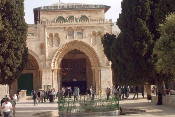 Izrael počeo uklanjanja detektora za metal na ulazima u džamiju Al-Aqsa