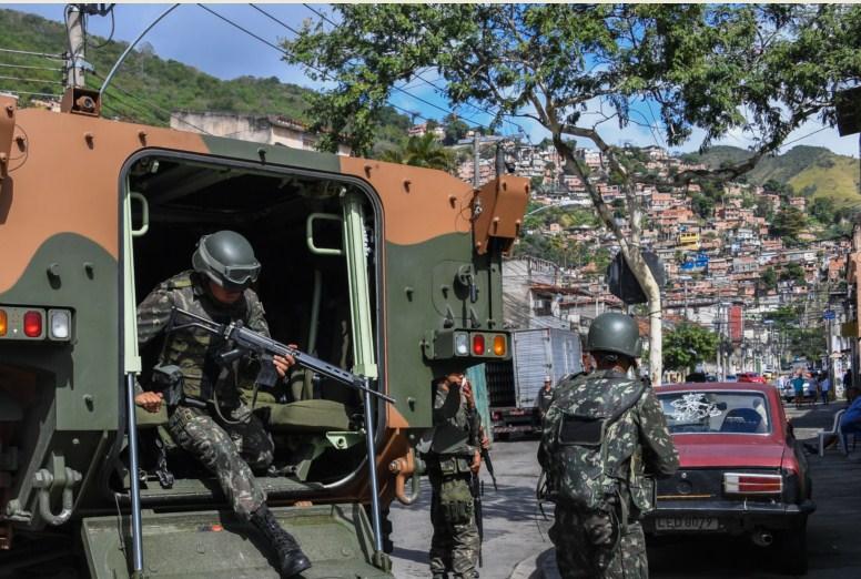 Rio: Vojnici upali u favele, ima mrtvih