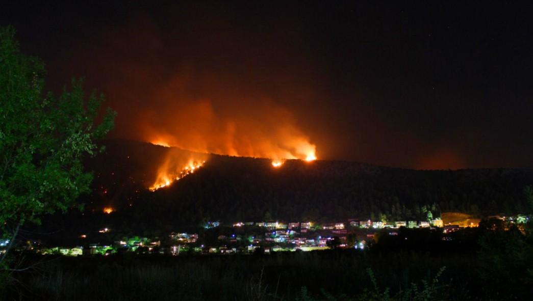 Dramatični prizori u Čapljini: Gradina u plamenu, vatra došla do kuća, građani u panici