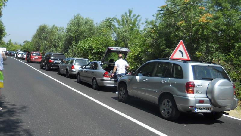 Pojačan promet vozila na izlazu iz BiH na GP Doljani