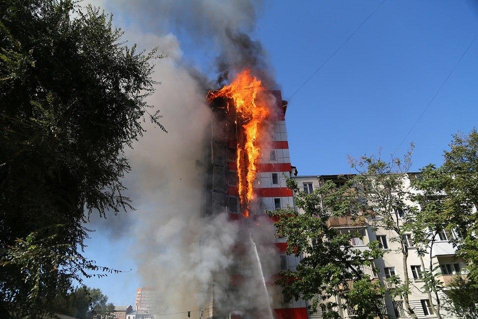 Dramatični prizori | U požaru nestala zgrada sa 10 spratova, djeca se spašavala skačući kroz prozor!