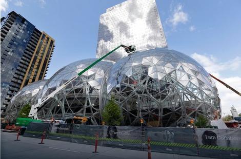 Džef Bezos za radnike "Amazona" otvorio mini prašumu
