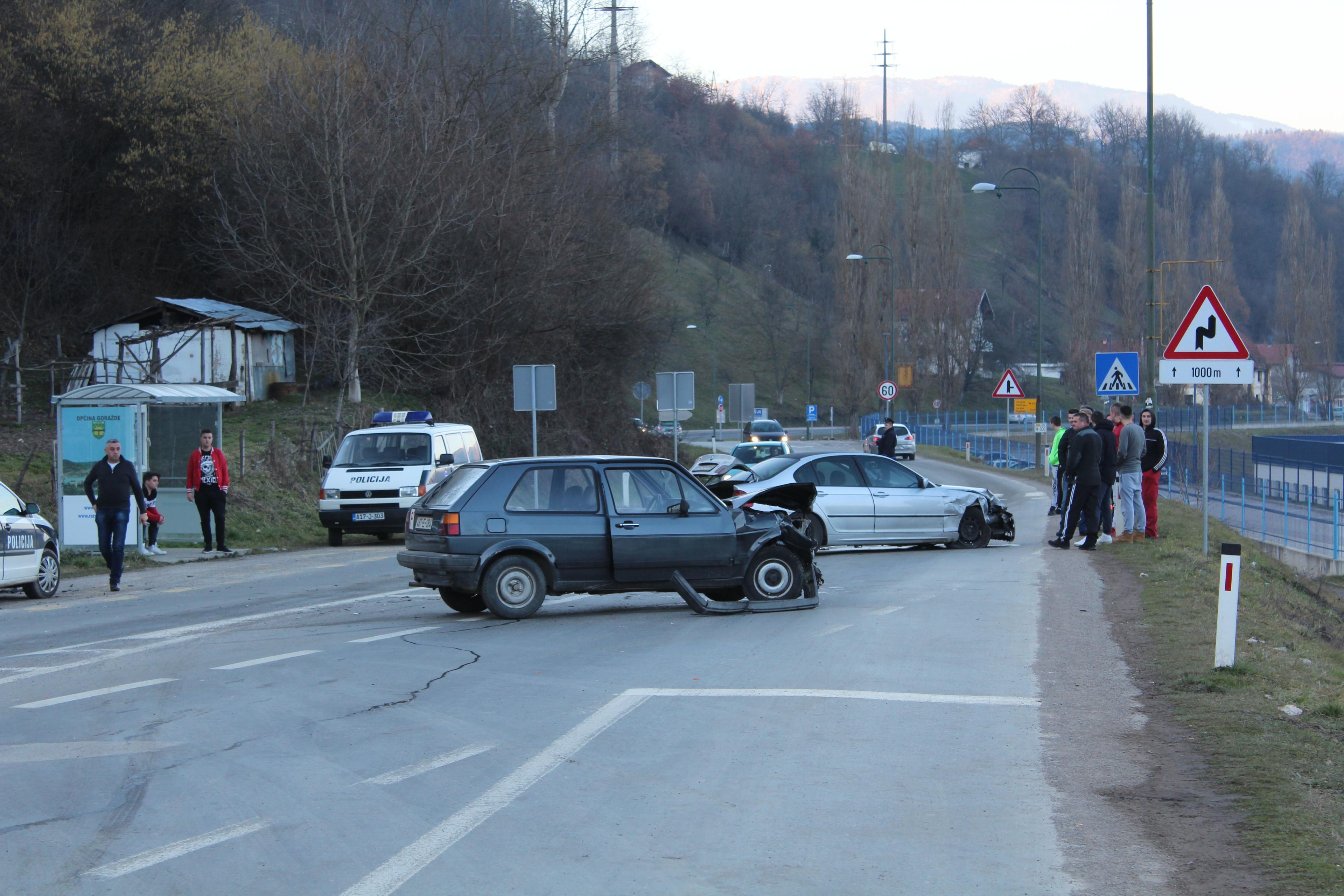 Magistralni put Goražde – Ustikolina: Dvije osobe povrijeđene u sudaru Golfa i BMW-a