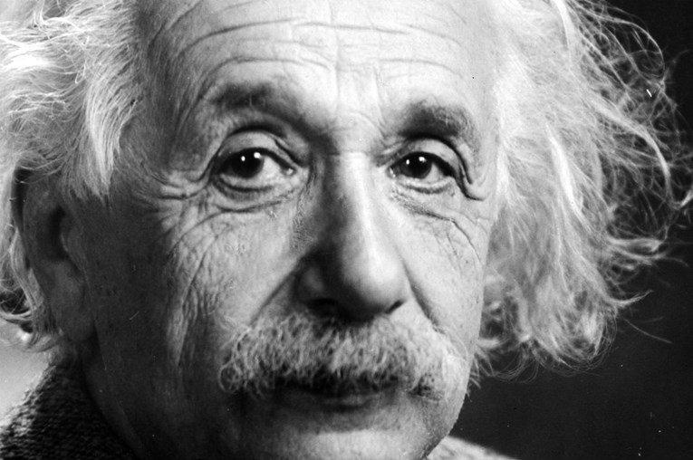 Ajnštajnovo pismo o Bogu prodano za približno 2,9 miliona dolara