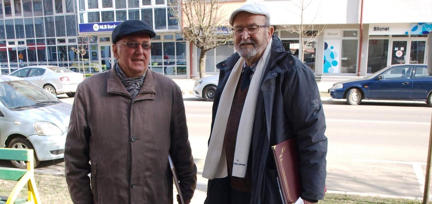 Profesori Hadžialagić (lijevo) i Dubičanac (desno): Svakodnevno šetaju gradom - Avaz