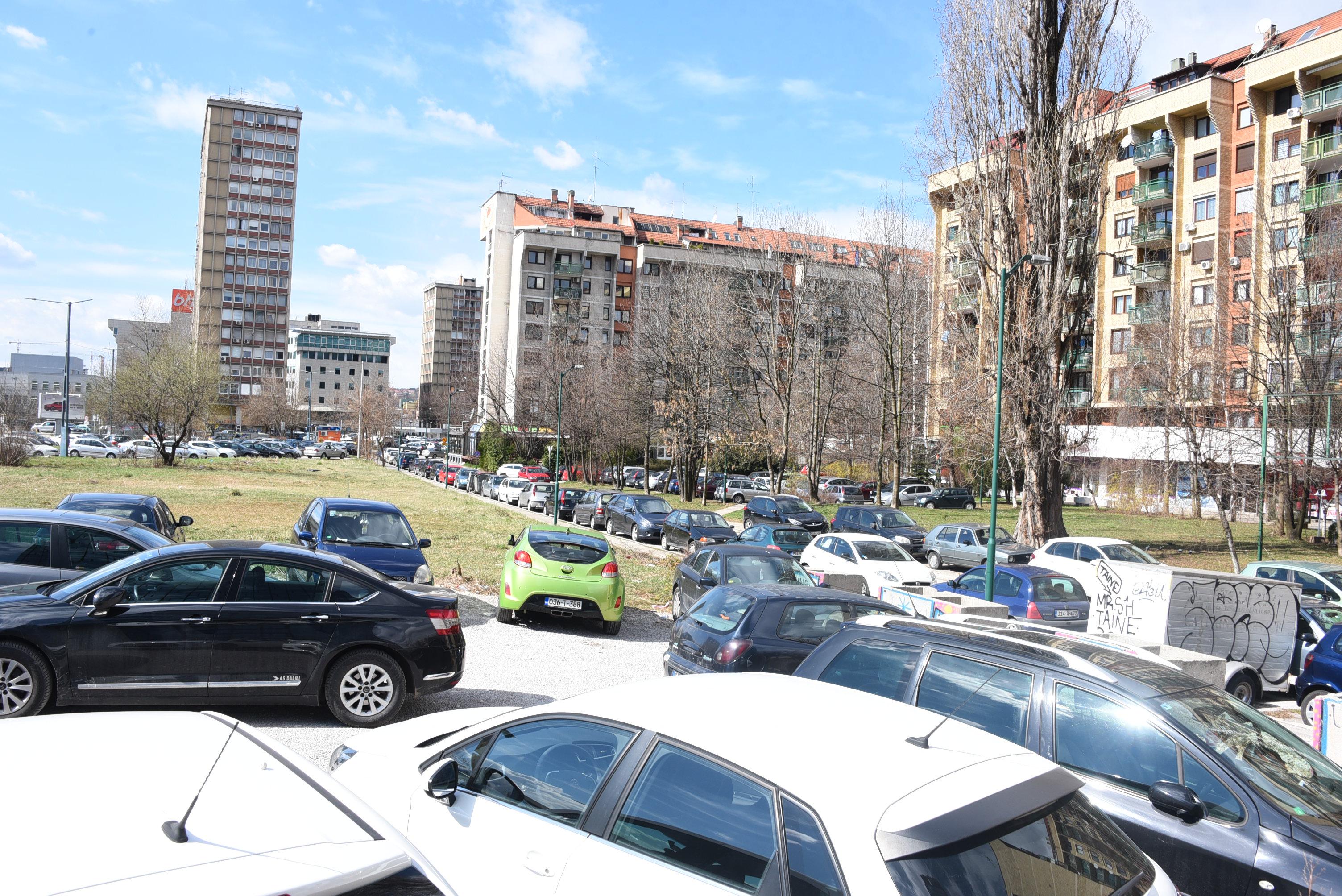 Građani traže još parkinga i zelenila