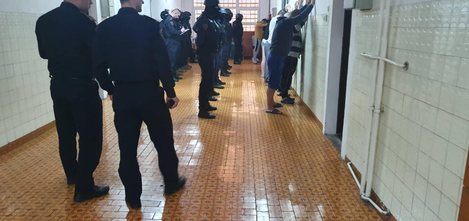 Nova oprema nakon bijega Sejfovića iz zatvora: Pogledajte kako zatvorski čuvari skeniraju svakoga ko ulazi u KPZ