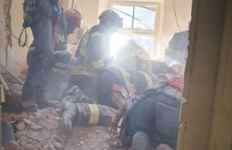 Vatrogasac opisao kako su spasili ženu u Petrinji: Spasila ju je uredska stolica