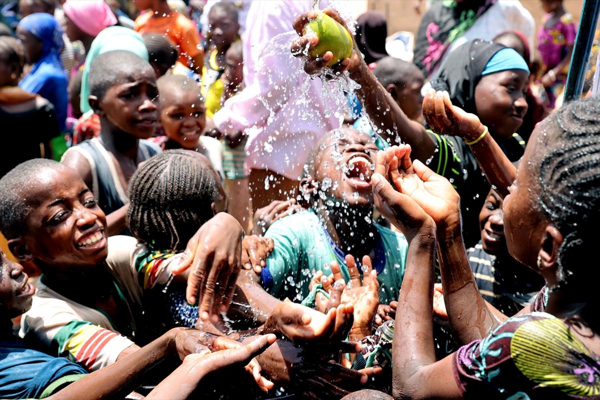 Radost djece zbog pitke vode u regijama Bamak i Segou