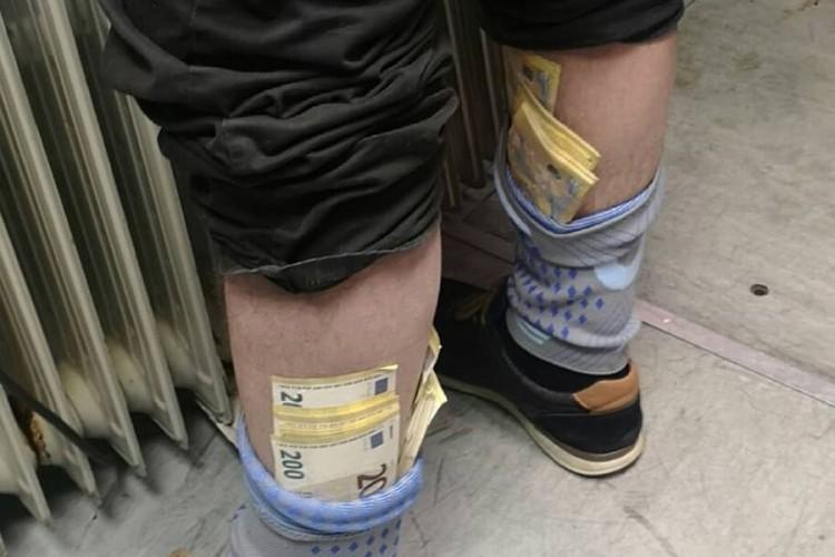 U čarapama krio 70.000 eura