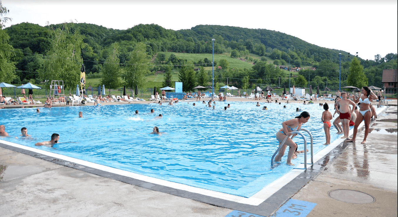 Rekordne posjete na bazenima, najviše mladih posjetilaca