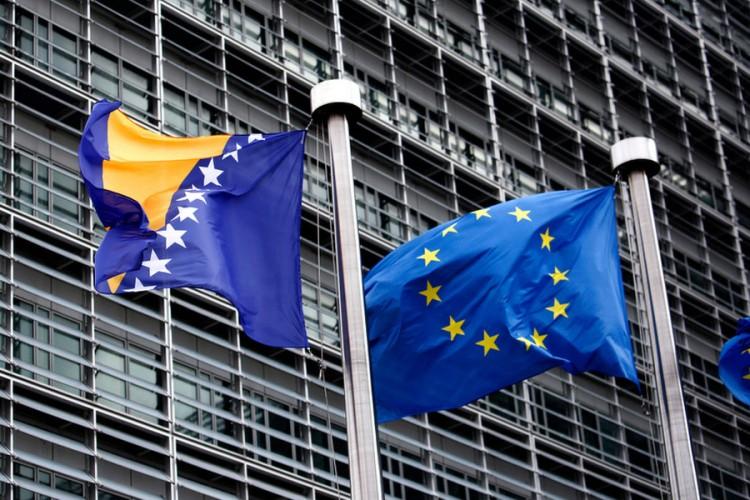 Iz Evropske unije komentirali odluku visokog predstavnika Valentina Incka o zabrani negiranja genocida u BiH - Avaz