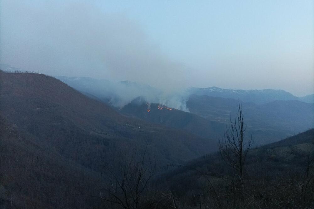 Požar u selu Bare, - Avaz