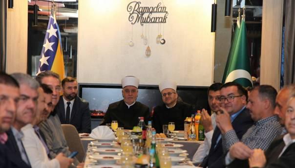 Reis Kavazović na iftaru u Mostaru: Sloga je ključ našeg uspjeha