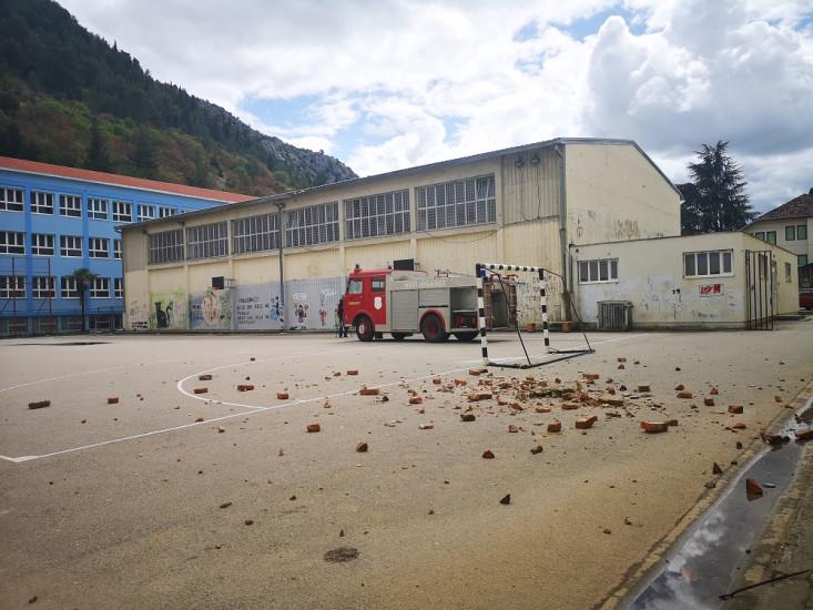 Osnovna škola u Stocu oštećena uslijed zemljotresa - Avaz