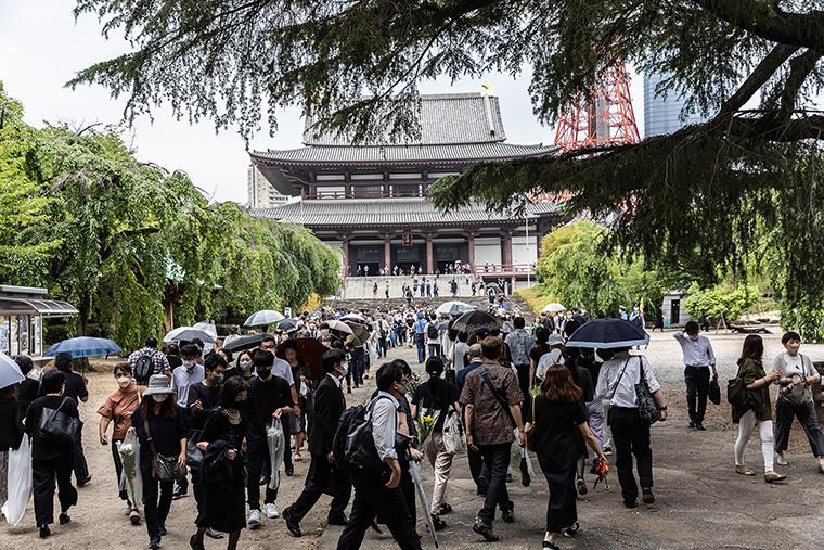 Hiljade Japanaca odaju posljednju počast Shinzo Abeu