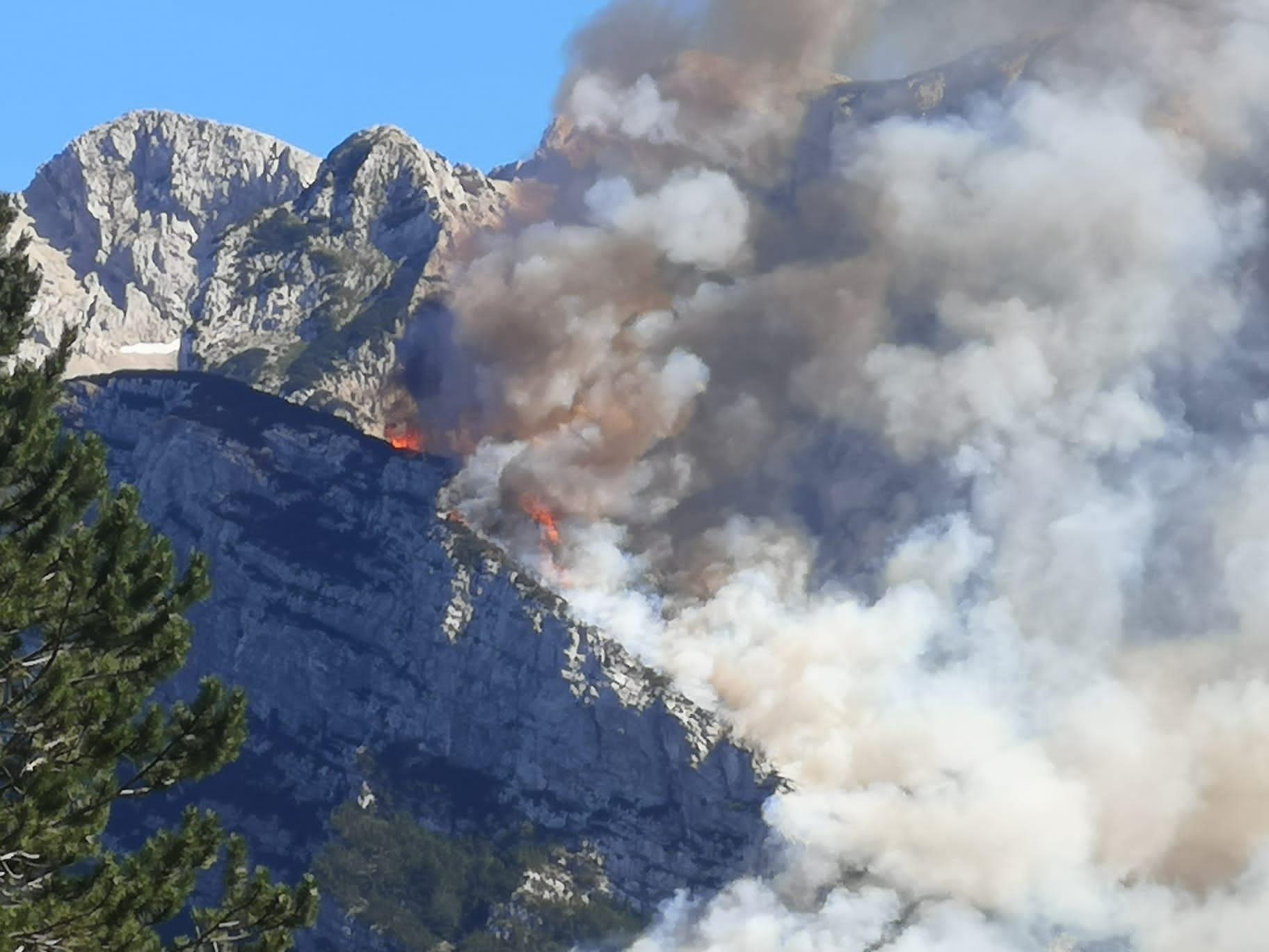 Zbog ogromnog požara na Čvrsnici, Parku prirode Blidinje prijeti ekološka katastrofa