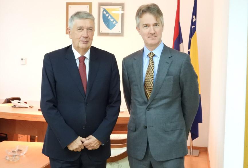 Radmanović se sastao sa ambasadorom Velike Britanije i Sjeverne Irske u BiH