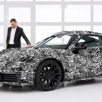 Porsche ima u planu i hibridnu verziju modela 911