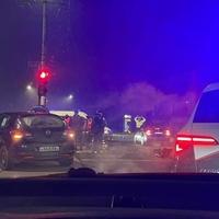 Krš i lom u Živinicama: Sudarila se tri vozila, ima povrijeđenih