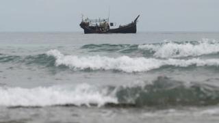 Stotine izbjeglica Rohinja plutaju u dva čamca bez zaliha